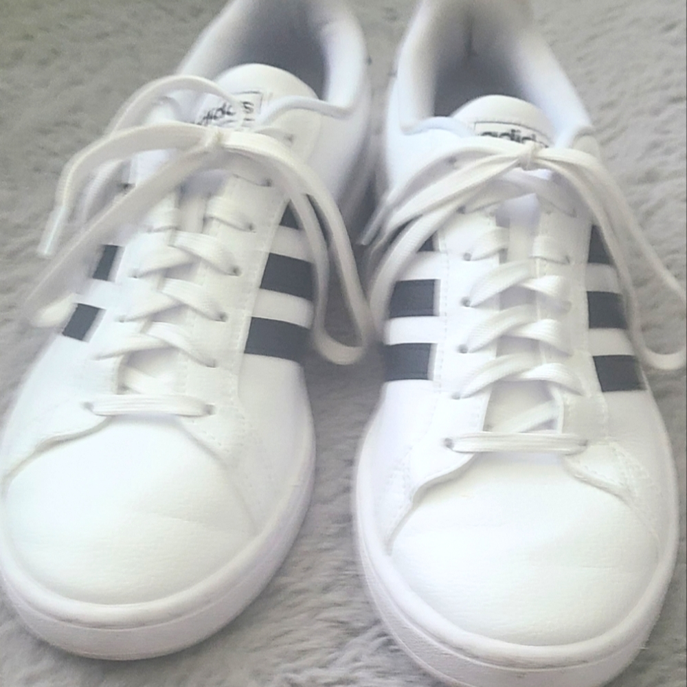 Womens Adidas Grand Court Sneakers 7 1/2
